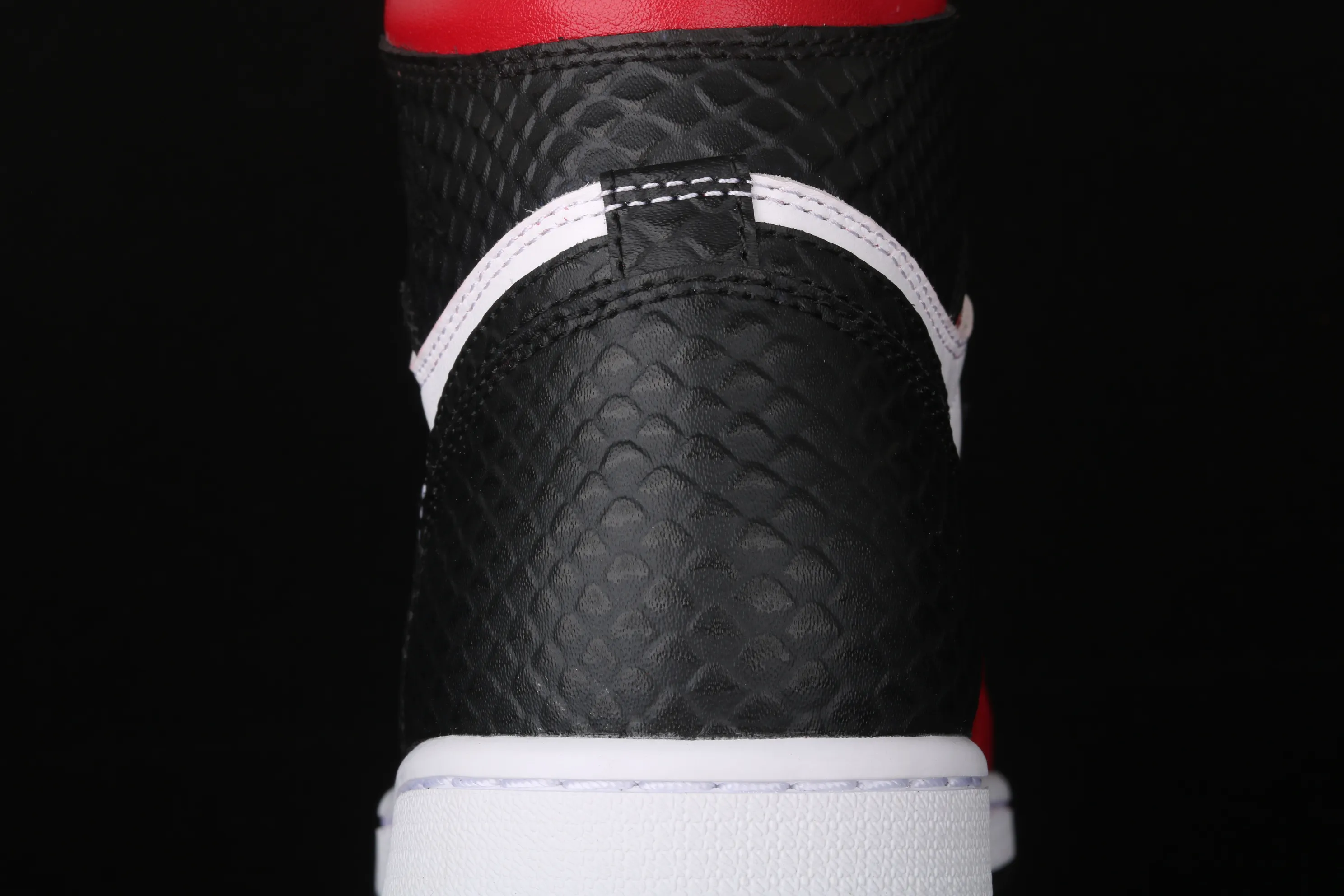 All categories Air Jordan Jordan series basketball shoes Air Jordan 1 High X version Air Jordan 1 WMNS "Satin Snake" AJ1 Joe 1 snake pattern Chicago CD0461-601